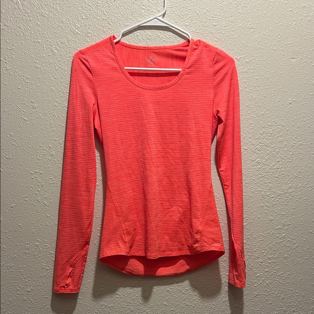 ☑️Athleta Vibrant Coral Long Sleeve Top